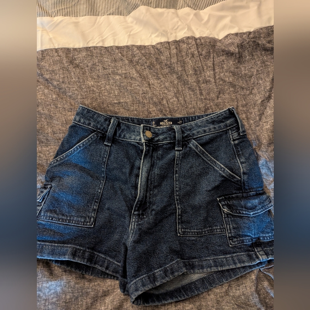 Hollister Women's Dark Blue High-Rise Jeans